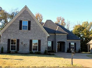 3823 Champion Hills Dr, Southaven, MS 38672