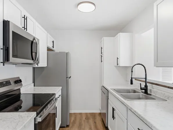 Pickwick Place, 2244 N Cedar Dr #D329636e0, Springfield, MO 65809