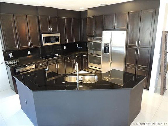 4th image of 8900 NW 101st Pl