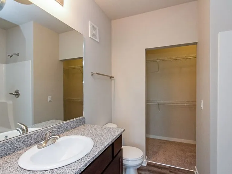 Skyline Lofts — Photo 8
