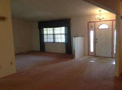 5th image of 634 Memorial Dr