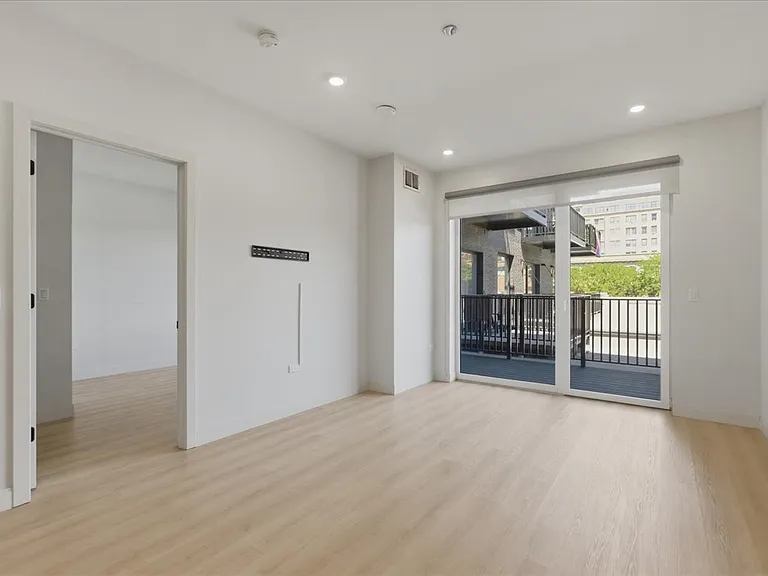 948 W Sunnyside Ave #201 — Photo 5