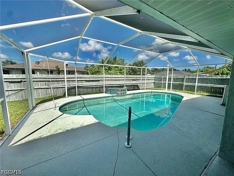 17150 Knight Dr — Photo 2