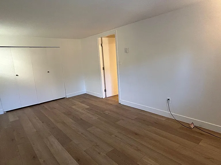 1328 Maple St — Photo 11