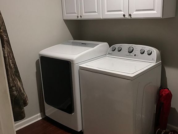 2nd image of 102 Pine Grove Cir