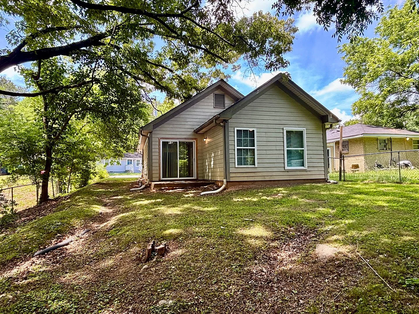 2595 Elliott Street — Photo 3