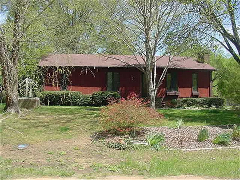 2nd image of 5345 Leesa Dr