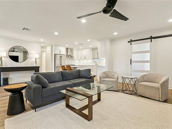 2nd image of 416 Jade Ave