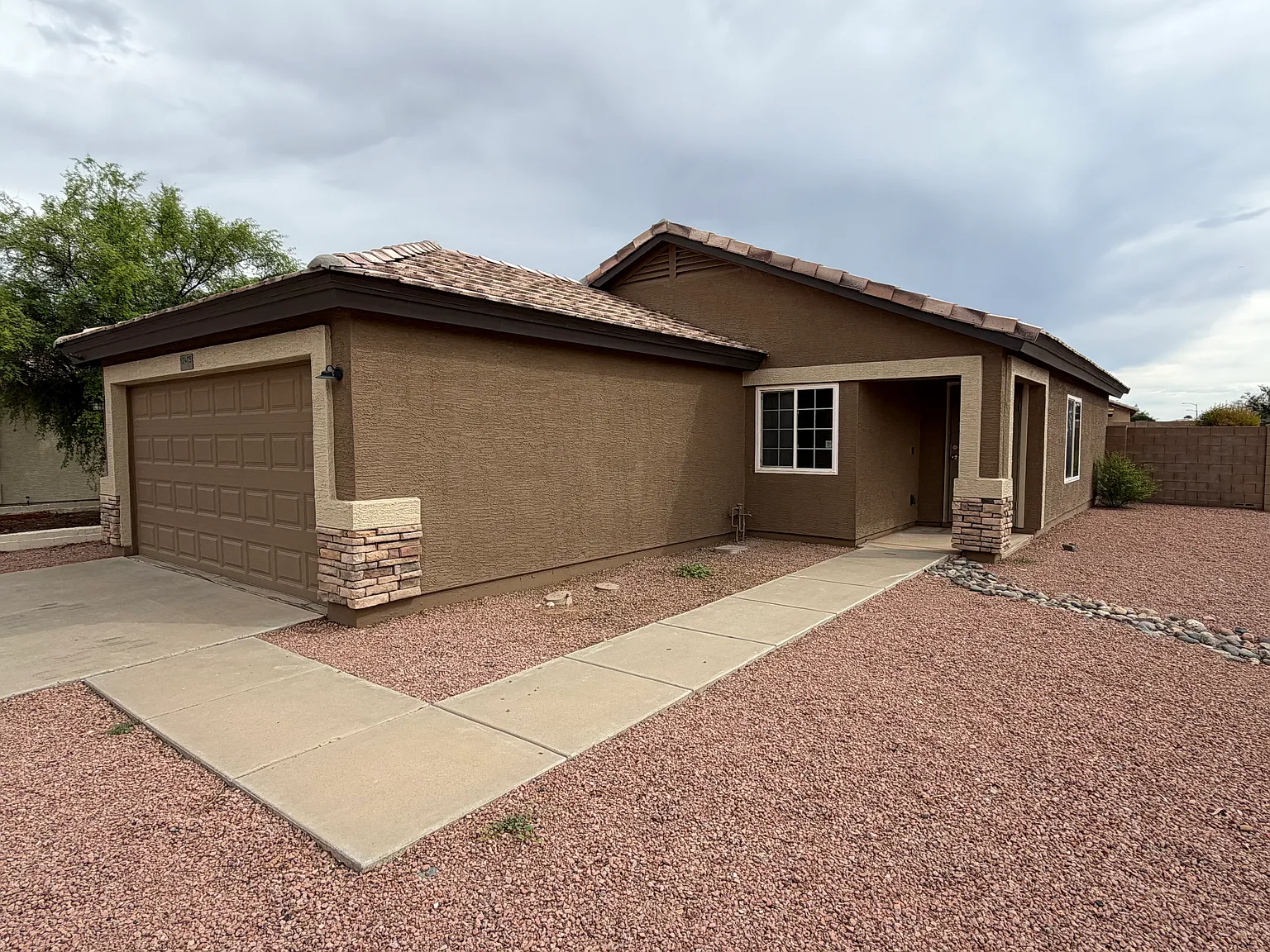 3 bed, 1089 sqft, $2,300 — Photo 2