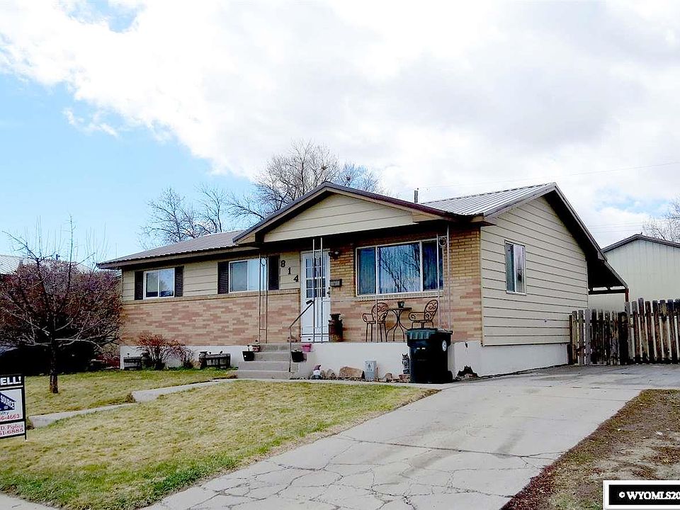 1st image of 814 Rose Marie Dr
