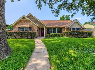 5919 Greenmont Dr, Houston, TX 77092