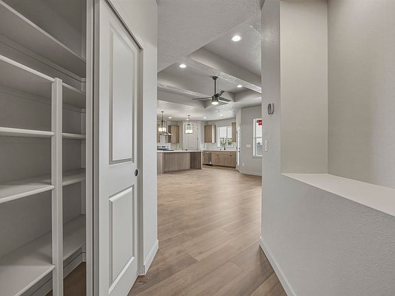 3rd image of 208 Scott Rd