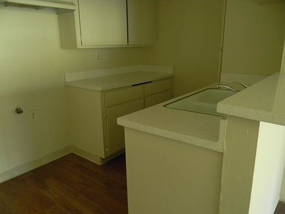 2nd image of 326 Lime St APT A