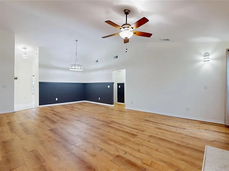315 S Edison Ave #15 — Photo 8