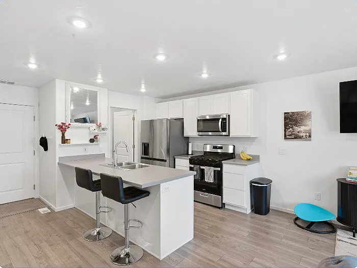 1796 N Blue Iris Ave — Photo 3