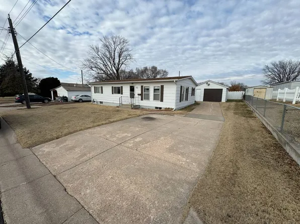 616 E 4th St, Smith Center, KS 66967