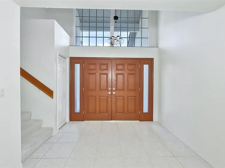 929 Symphony Isles Blvd — Photo 8