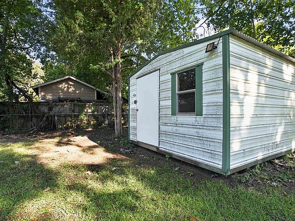 5th image of 3151 Partridge Rd