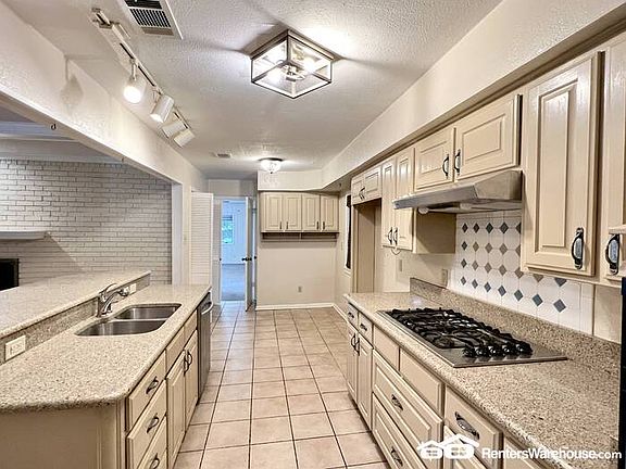 5th image of 1017 Denmark Dr