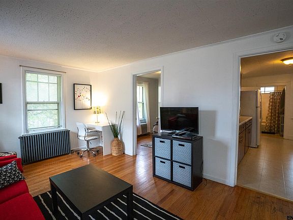 5th image of 79 Lake Ave