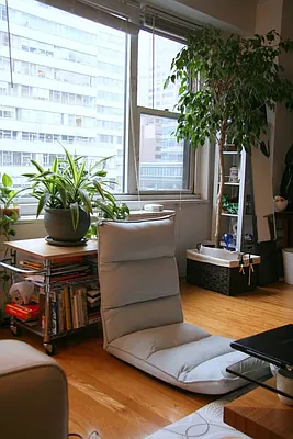 Rented by Yuan Jessica Chuang, LREB | media 12