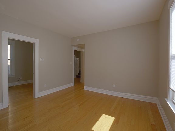 4th image of 32 Memorial Dr