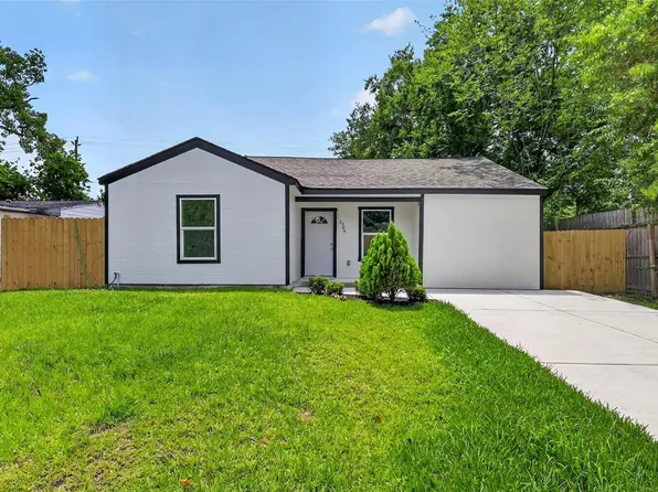 2504 Windsor Ln, Pasadena, TX 77506
