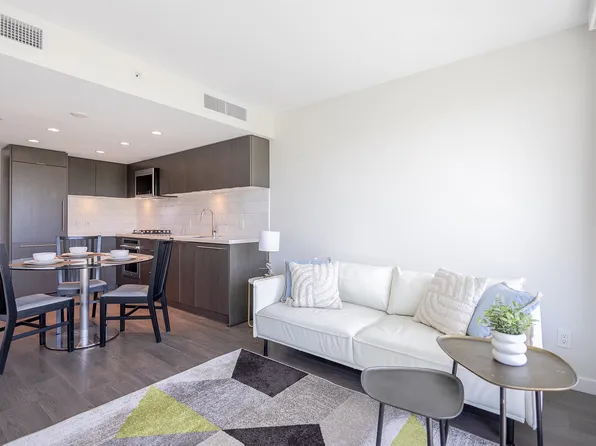 8238 Lord St #603, Vancouver, BC V6P 3K2