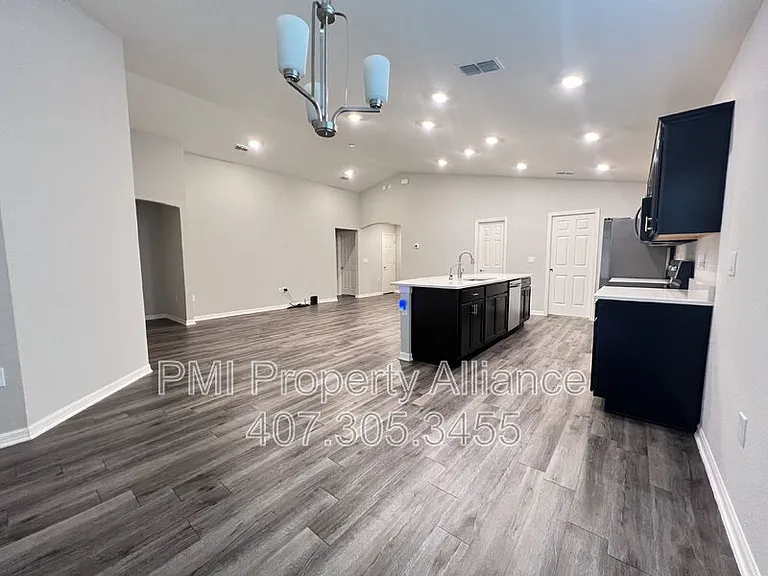 1002 Corso Dr — Photo 8