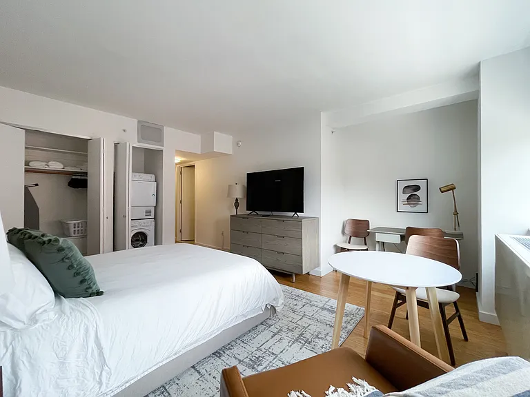 310 E 2nd St #3F — Photo 4