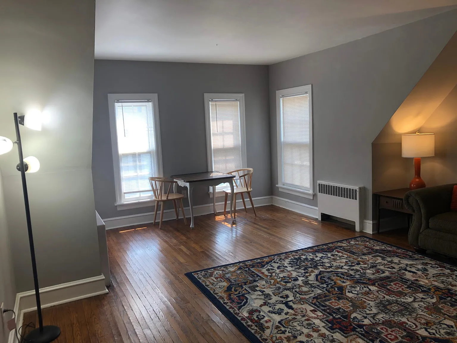 3 bed, 1200 sqft, $1,450 — Photo 2