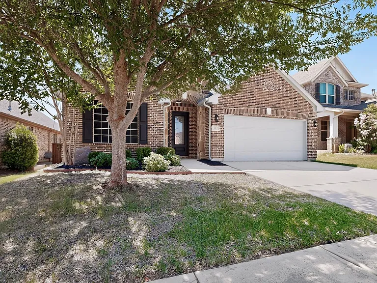 3312 Glen Crest Ln — Photo 3