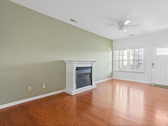 3rd image of 408 Fullers Cir