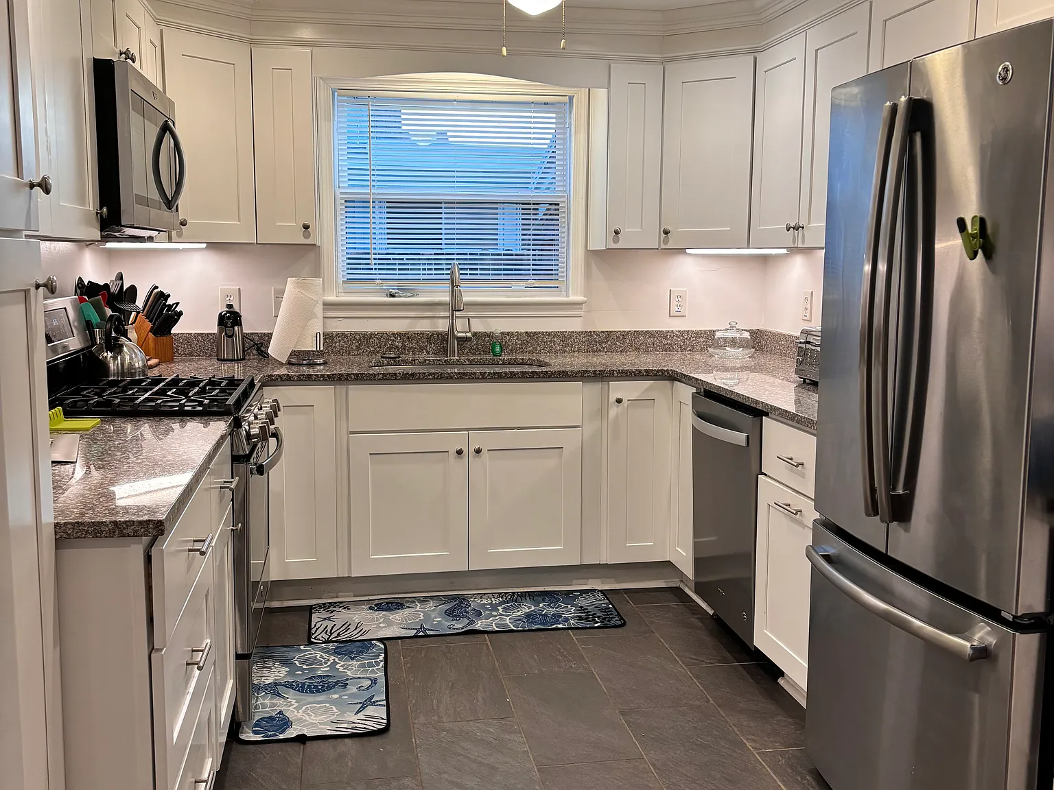 2 bed, 1400 sqft, $2,750 — Photo 3