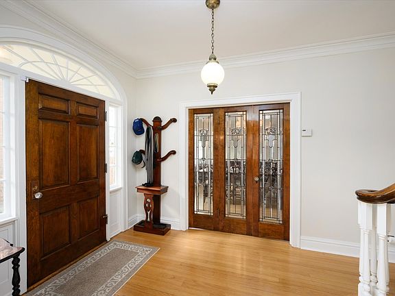 2nd image of 1039 N Oak Park Ave