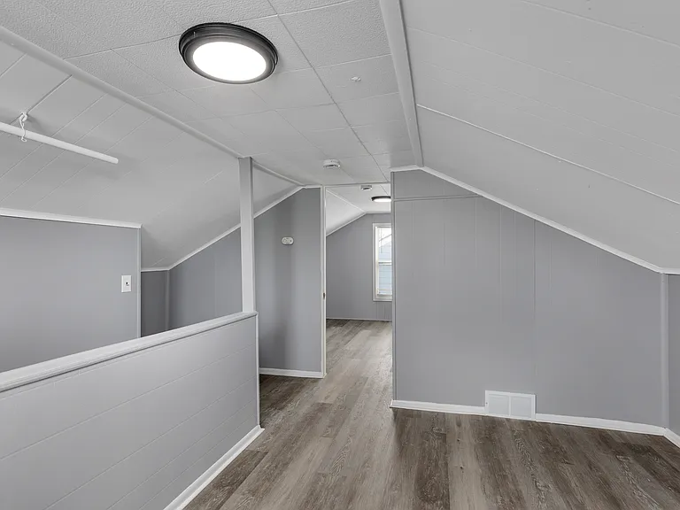 23023 Rosalind Ave — Photo 8