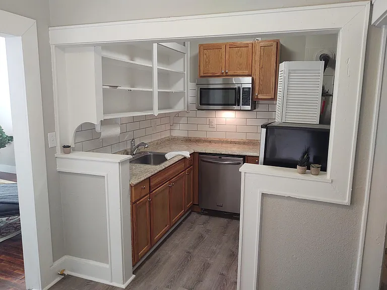 800 W Capps St #5 — Photo 5