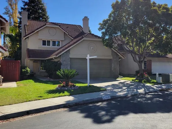 1217 Huntington Rd, San Marcos, CA 92078