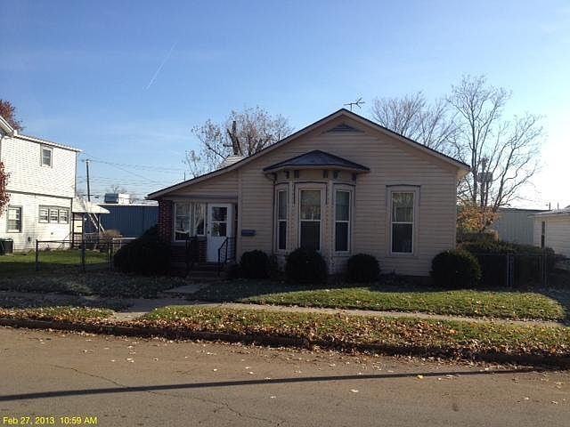 1st image of 318 S 2nd St