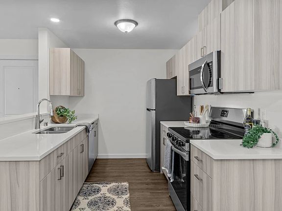 2nd image of 455 Bradley Blvd #110