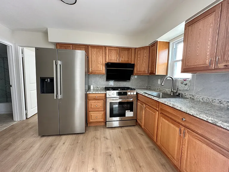 191 Lewiston St #1 — Photo 6