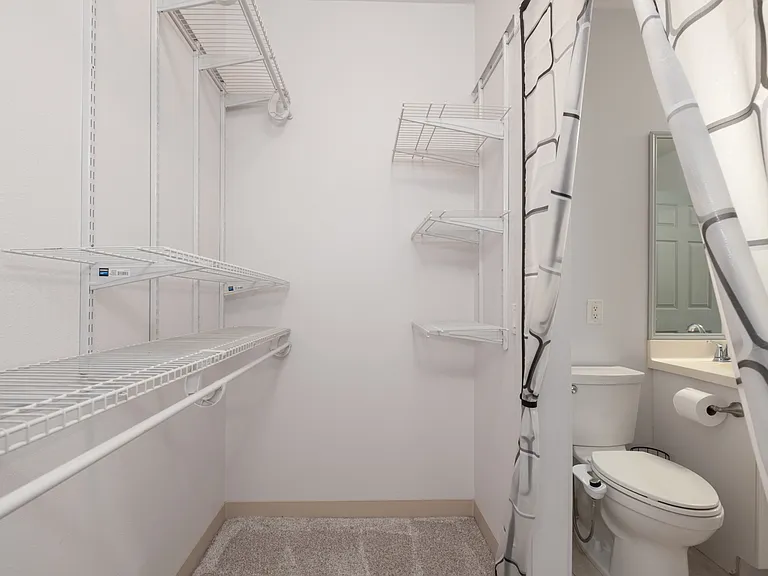 Master Bedroom' Walk-in Closet