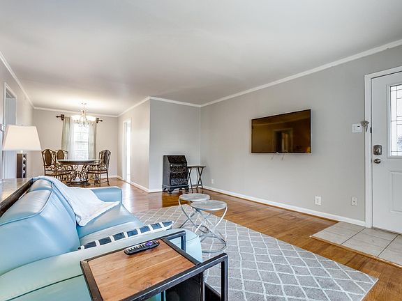 4th image of 9514 Ash Creek Dr