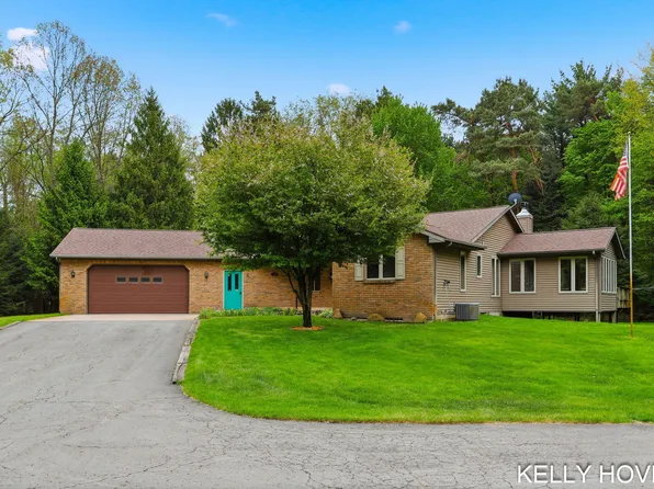 374 137th Ave, Wayland, MI 49348
