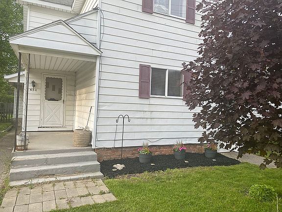 4th image of 654 Washington Ave