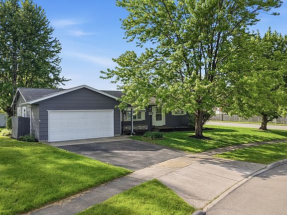 2nd image of 1300 Robinhood Dr