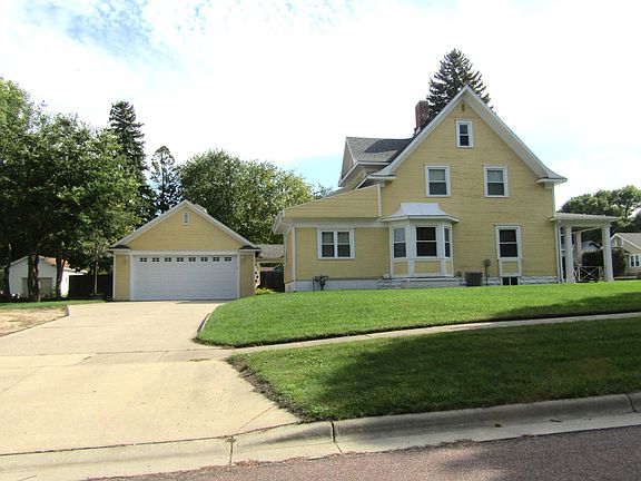 2nd image of 223 E Schlieman Ave