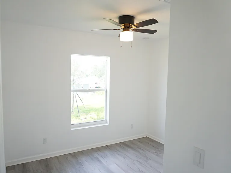 1173 W 28th St #2 — Photo 15