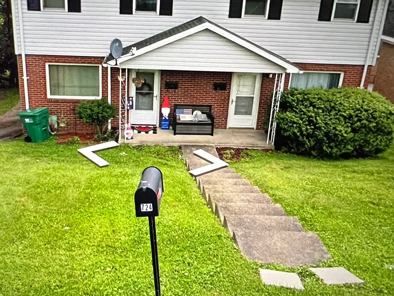 2 bed, 1.5 bath, $1,400 — Photo 1