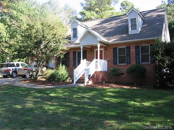 2nd image of 1461 Kensington Cir